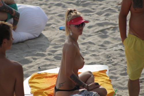 Tias Haciendo Topless en la Playa